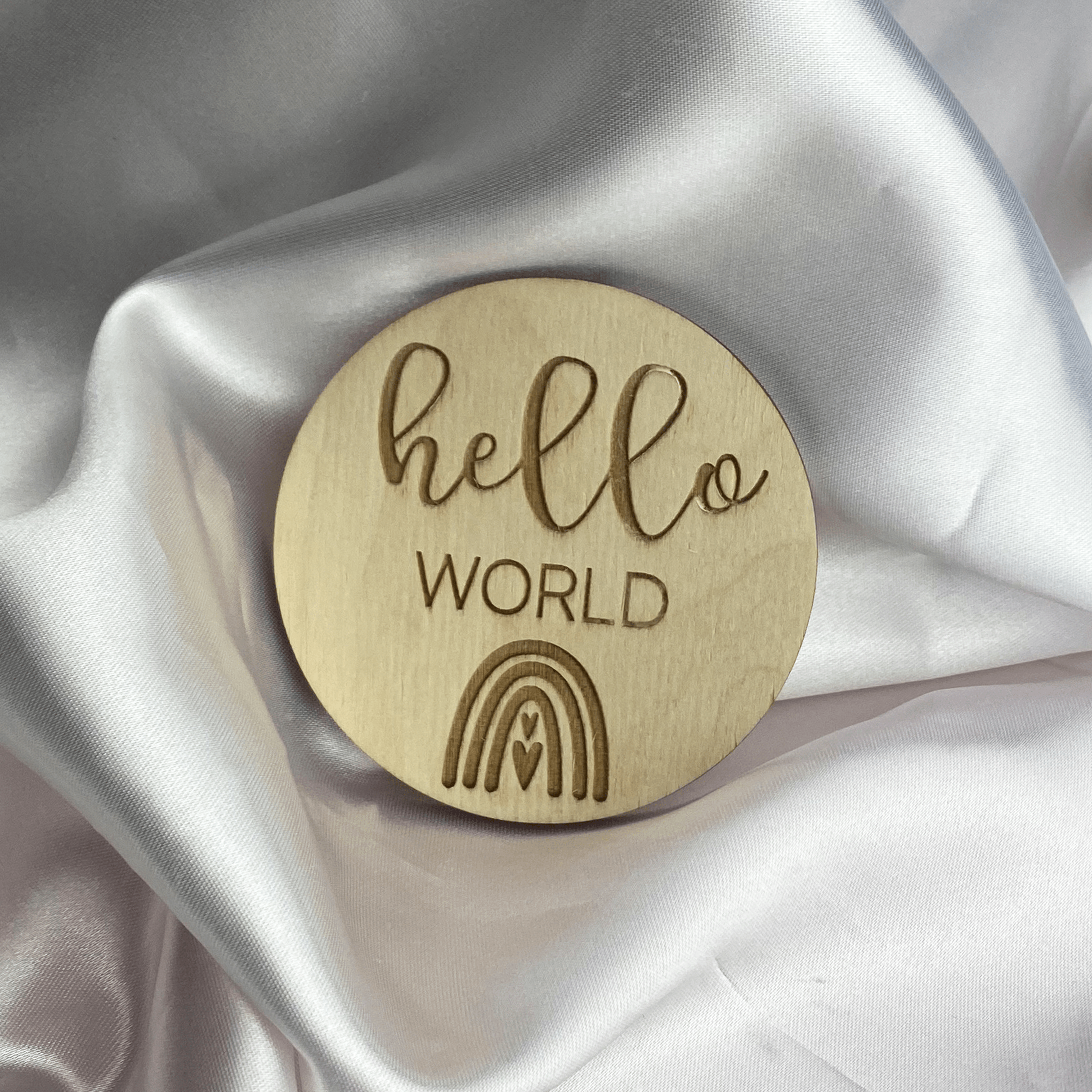 Деревянная карточка для фотосессии Hello world